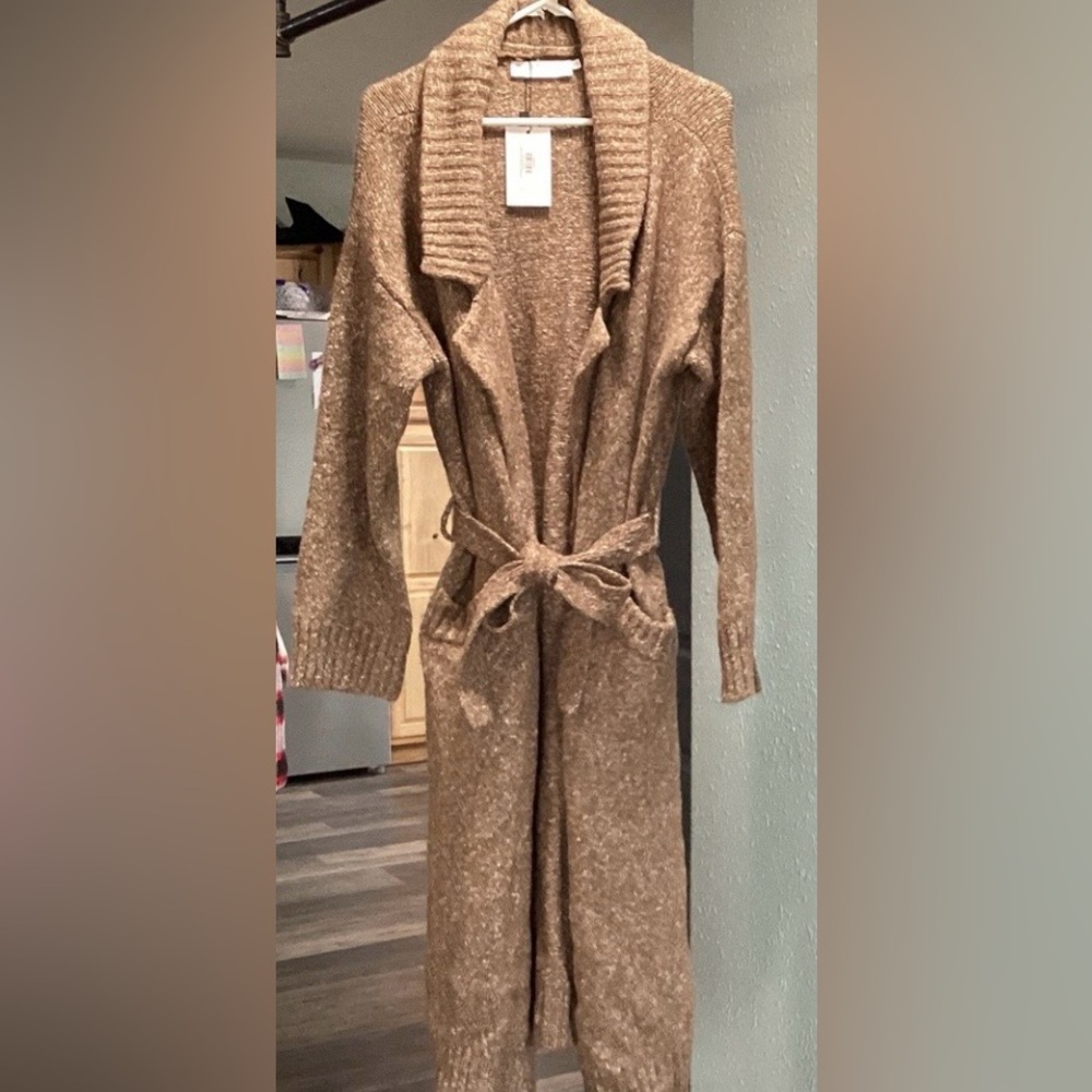 Beautiful Astr Tan Knit Sweater Cardigan🧡